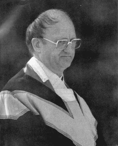Pfarrer Viktor Knirsch (65 KB)