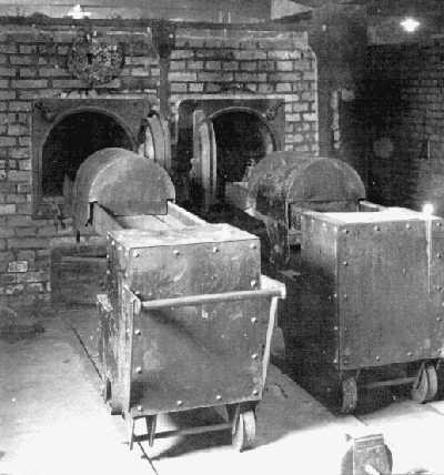 Rekonstruierter Ofen im Krematorium I, Auschwitz